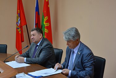 В Шарлыке обсудили ситуацию с оформлением земельных угодий